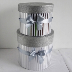 Boîte cadeau ronde avec des paillettes décoratives pour Noël, anniversaire et mariage