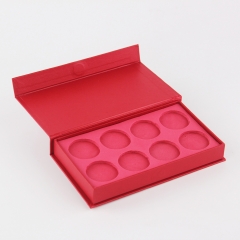 Boîte cadeau en papier rouge avec plateau EVA