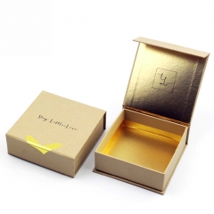 Boîte-cadeau formée par emballage de livre de papier de fantaisie d'or de luxe avec la fermeture magnétique