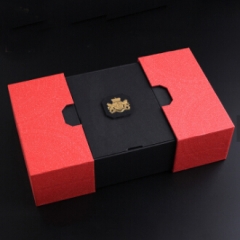 Boîte-cadeau coulissante en papier avec rabat de forme spéciale, imprimée sur mesure